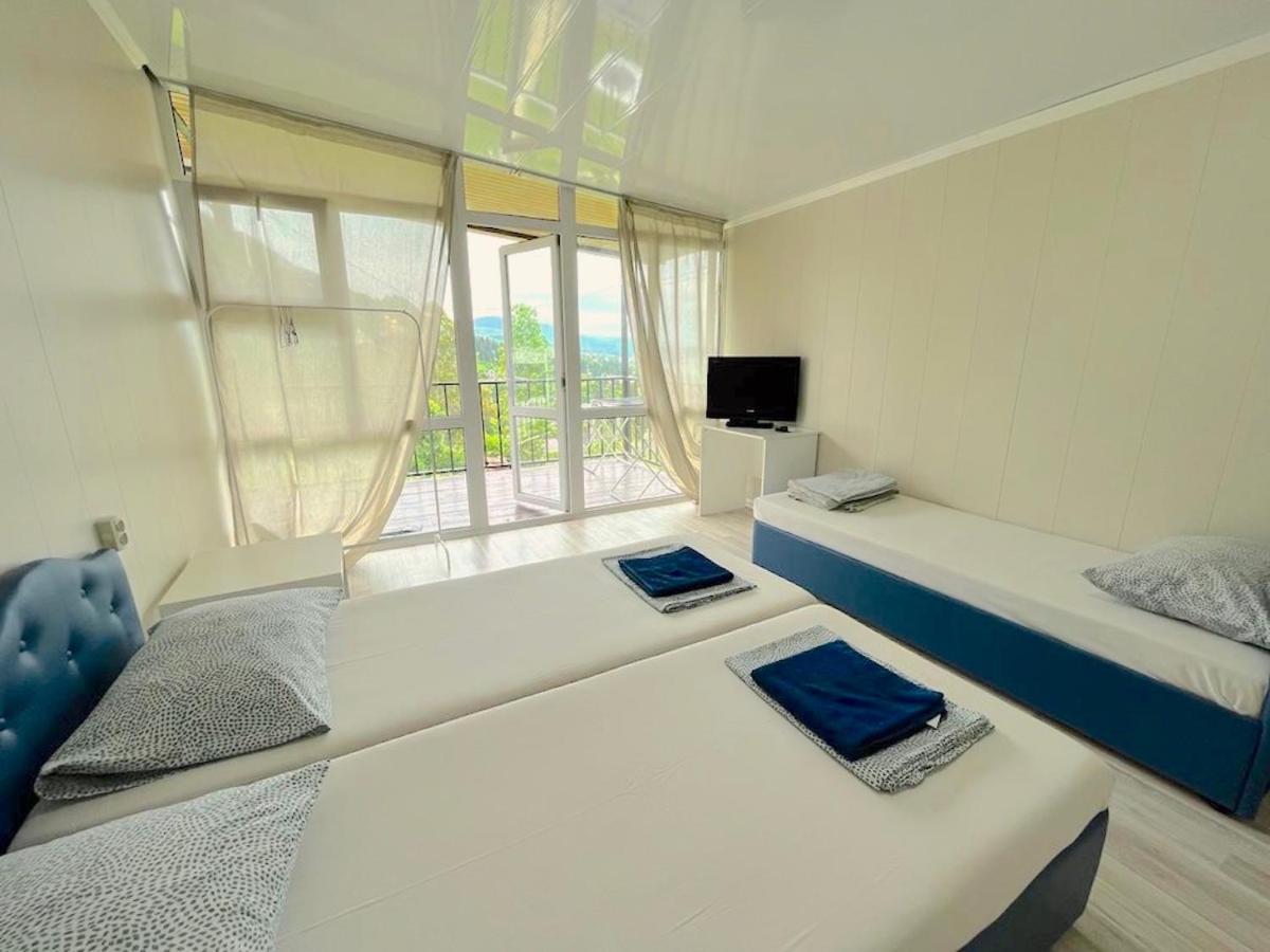 U Valery Hotel New Athos Екстериор снимка